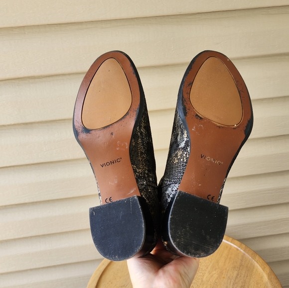 Vionic Kamryn snake print booties size 8.5 - Picture 7 of 13